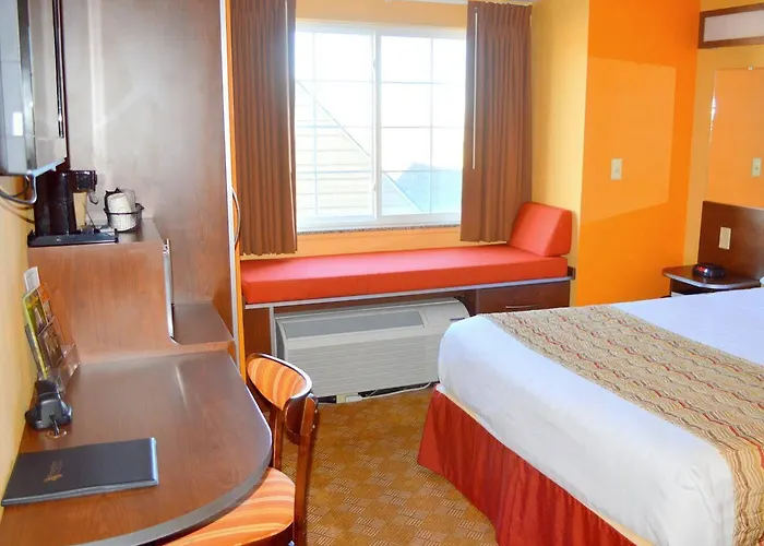 Microtel And By Wyndham 3*
